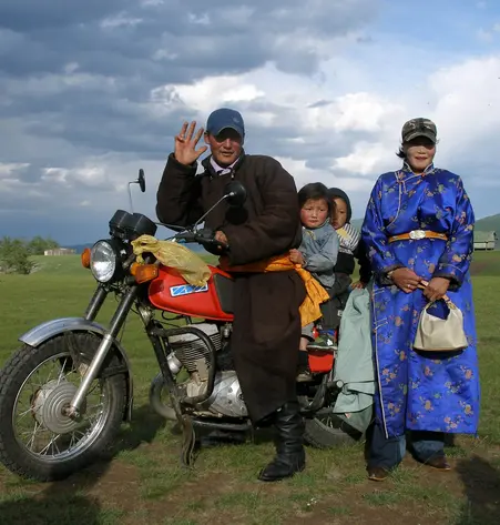 Mongolei – Jurtenleben in weiter Steppe
