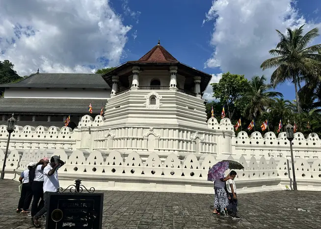 Sri Lanka – Zwischen Natur, Begegnungen und stilvollem Reisen Sri Lanka – Zwischen Natur, Begegnungen und stilvollem Reisen