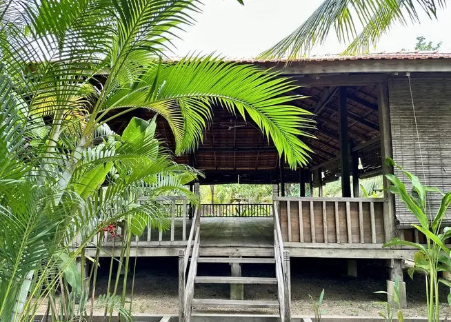 >< Yoga Charity Retreat in Kambodscha
