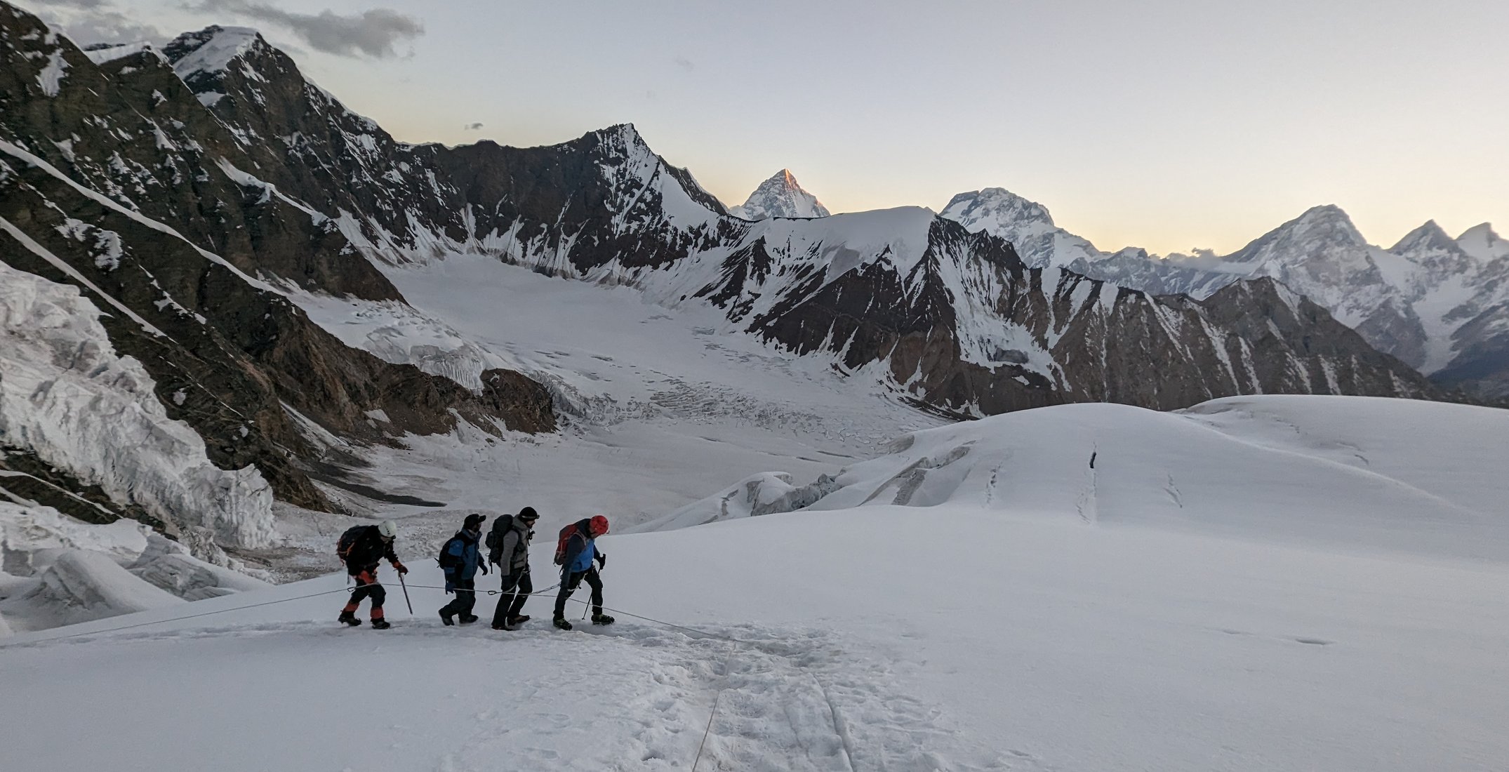 Aufstieg zum Gondogoro-La-Pass Trekking-Expedition zum K2-Basecamp