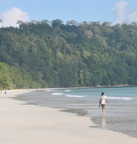 Andamanen Barefoot at Havelock ***